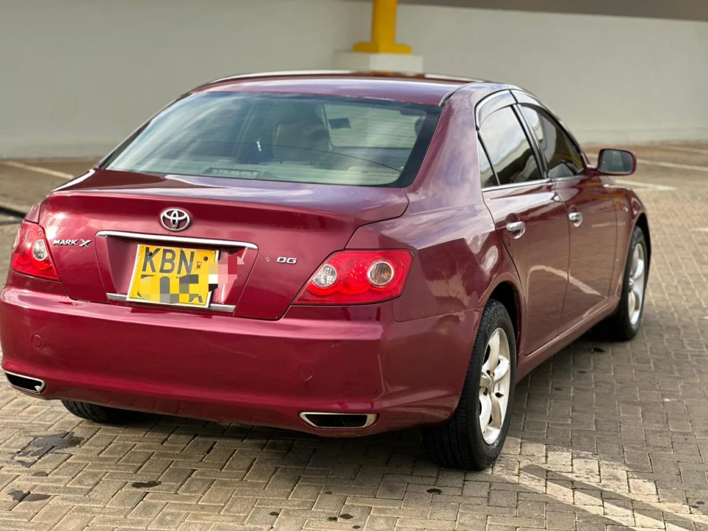 2004 Toyota Mark X Sedan